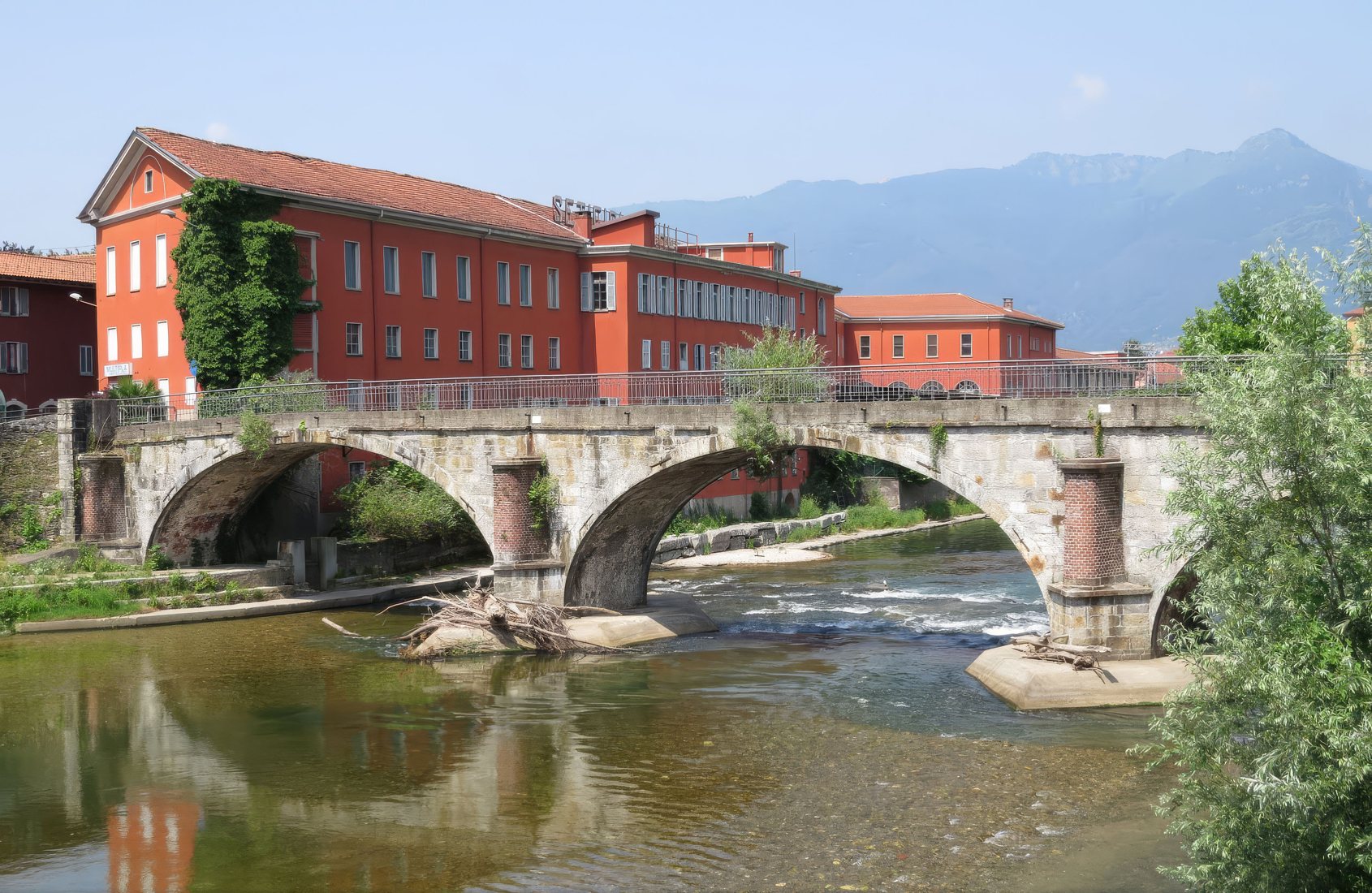 Ex Setificio Stehli sul Fiume Tresa a Germignaga